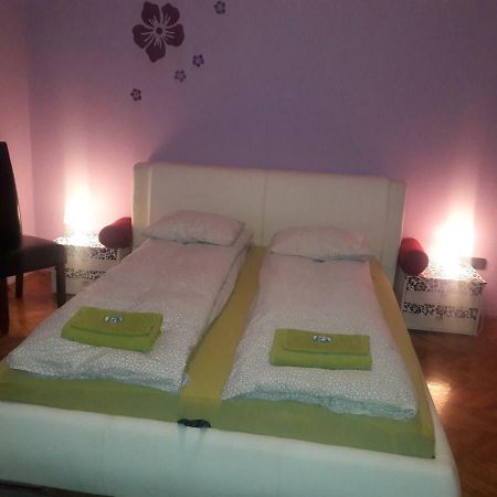 Central Danube Apartment Budapest Esterno foto