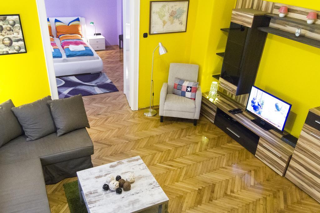 Central Danube Apartment Budapest Esterno foto