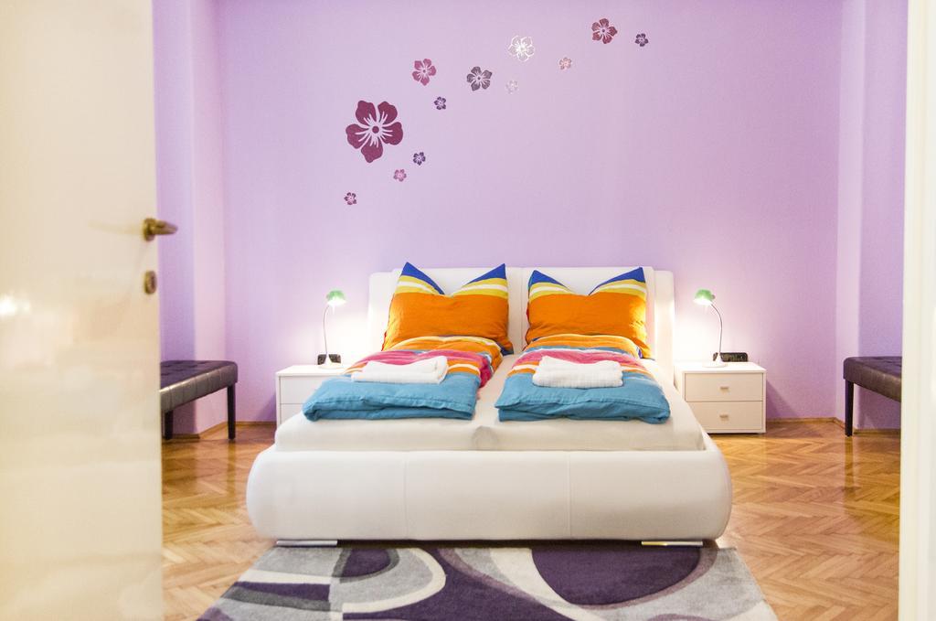 Central Danube Apartment Budapest Esterno foto