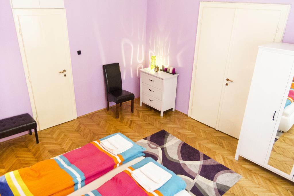 Central Danube Apartment Budapest Esterno foto