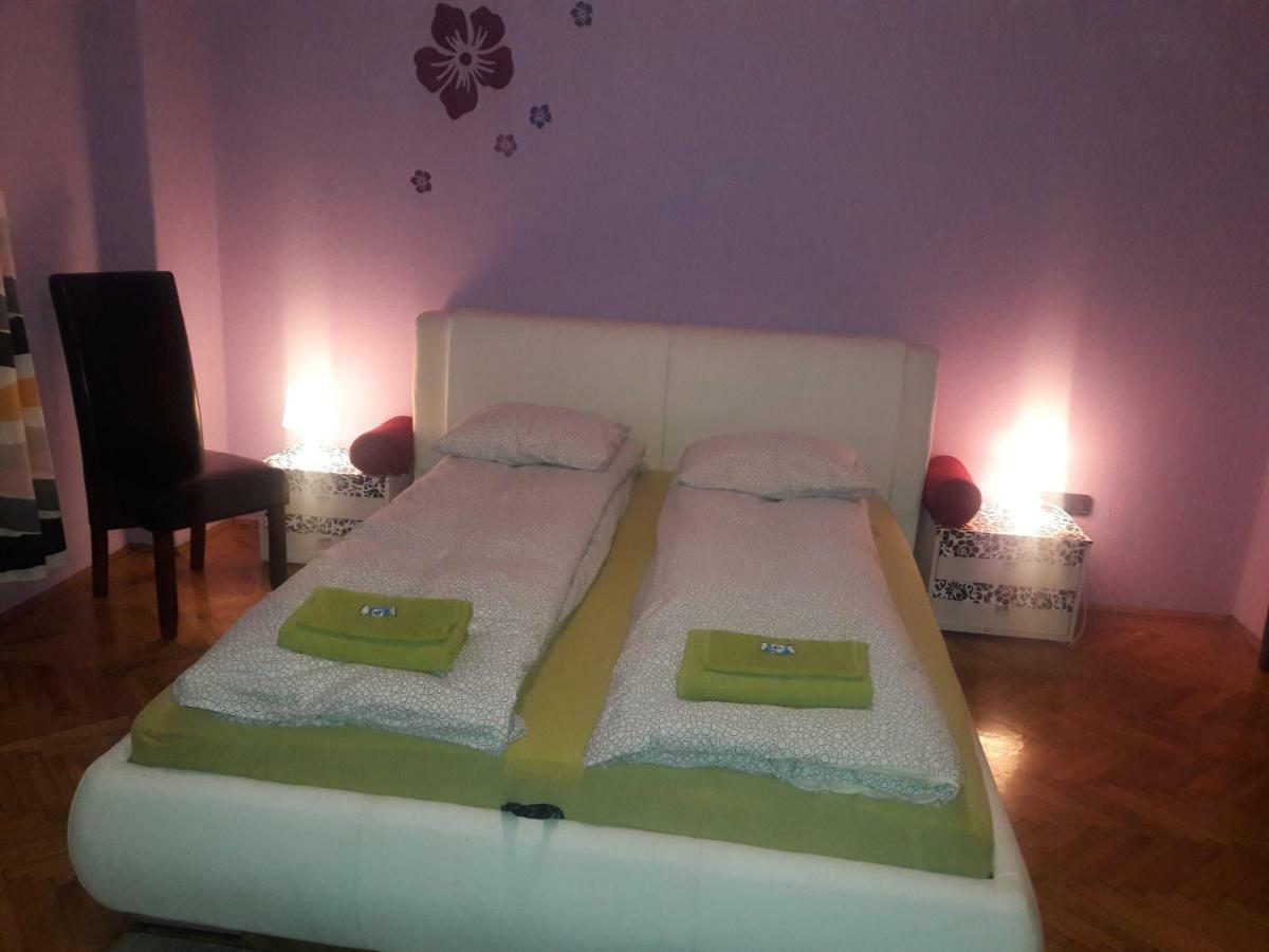 Central Danube Apartment Budapest Esterno foto